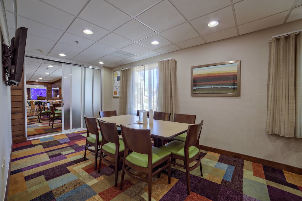 Fairfield Inn Harrisburg Hershey 44/53