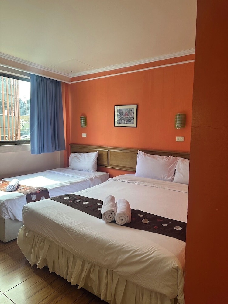 Asia Inn Bangkok 4/23