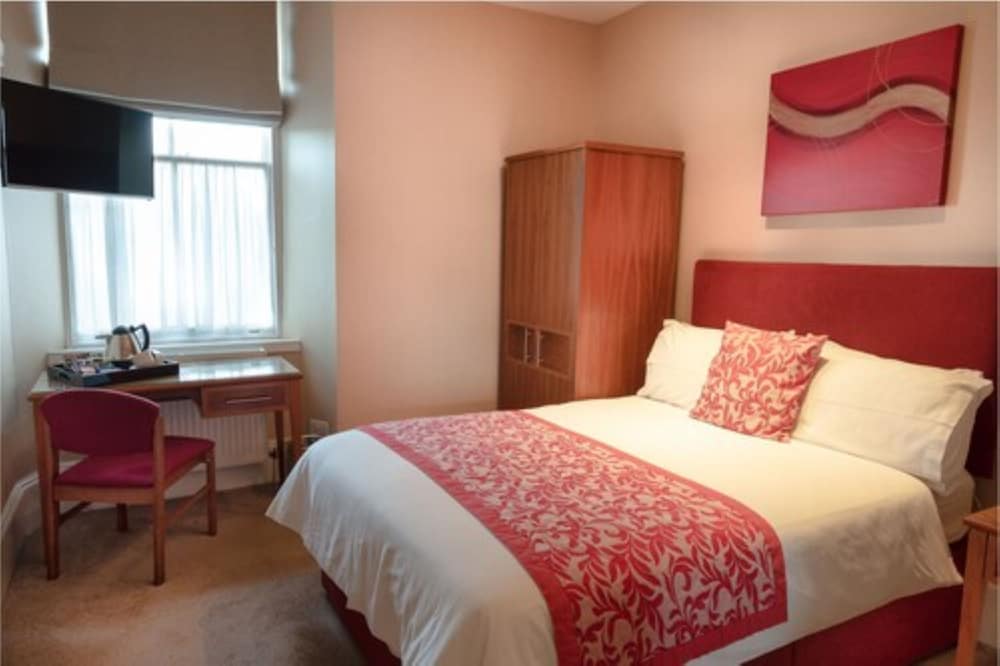 Laichmoray Hotel 28/63
