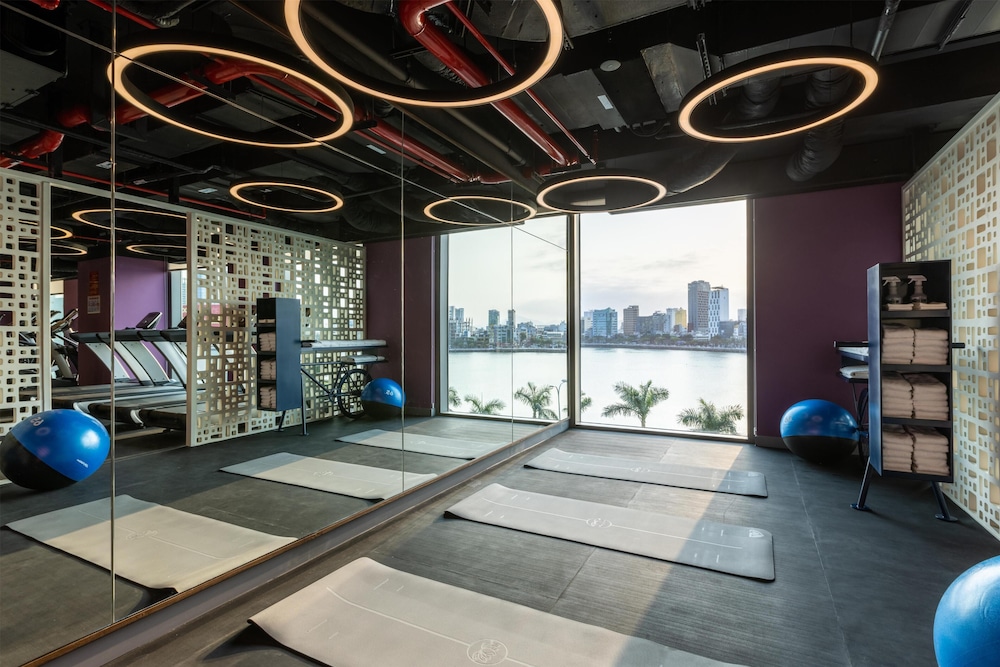 Wink Hotel Danang Riverside 54/61