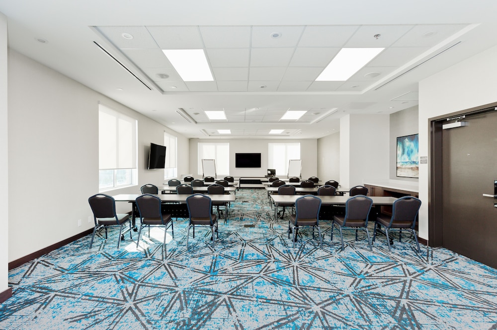 Hyatt Place Kelowna 26/30