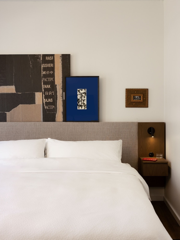 1 BEDROOM, SUPERIOR, KING BED