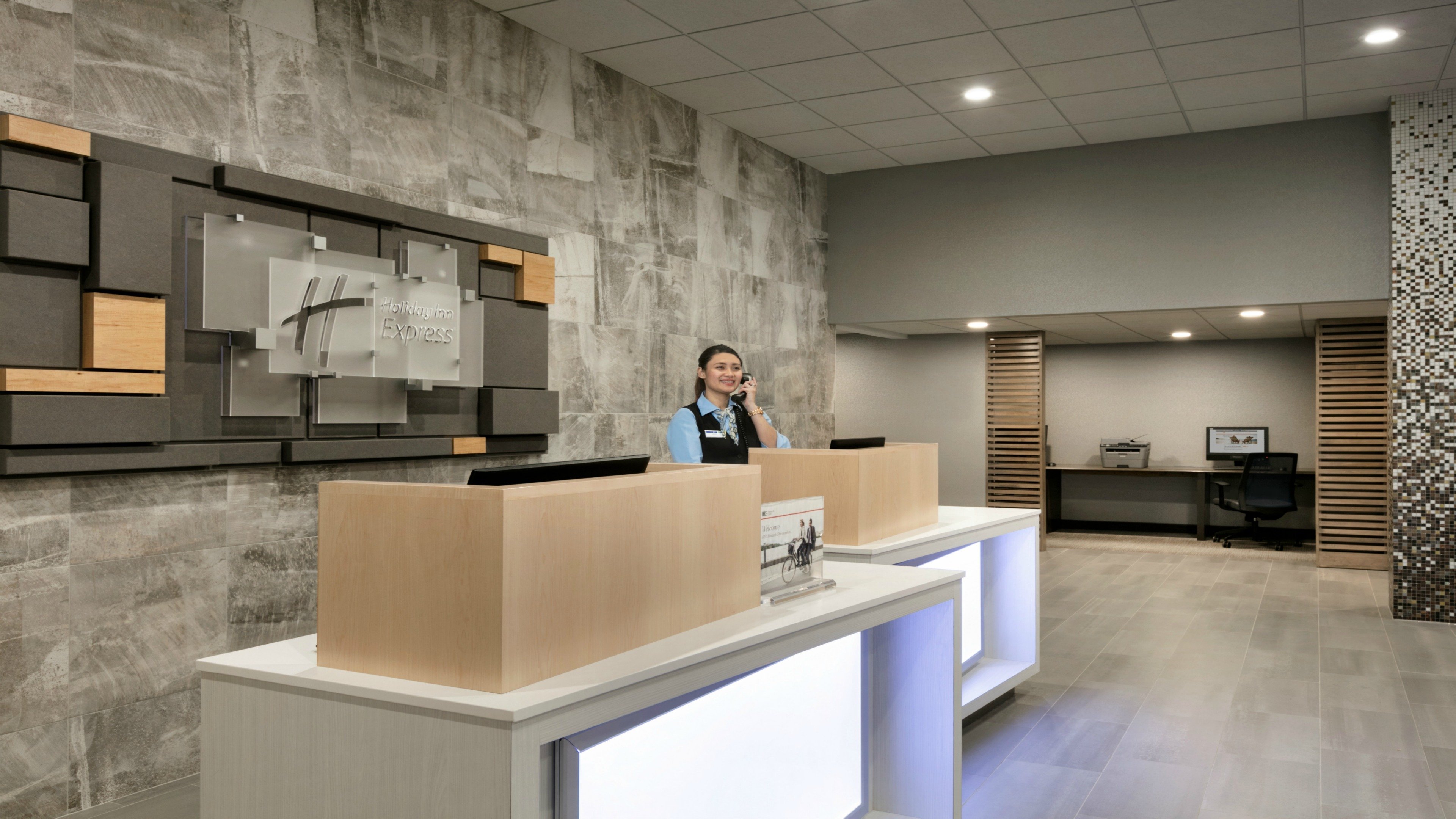 Holiday Inn Express Williamsburg Busch Gardens Area Ex Quality Inn At Kingsmill Busch Gardens Area 12/63