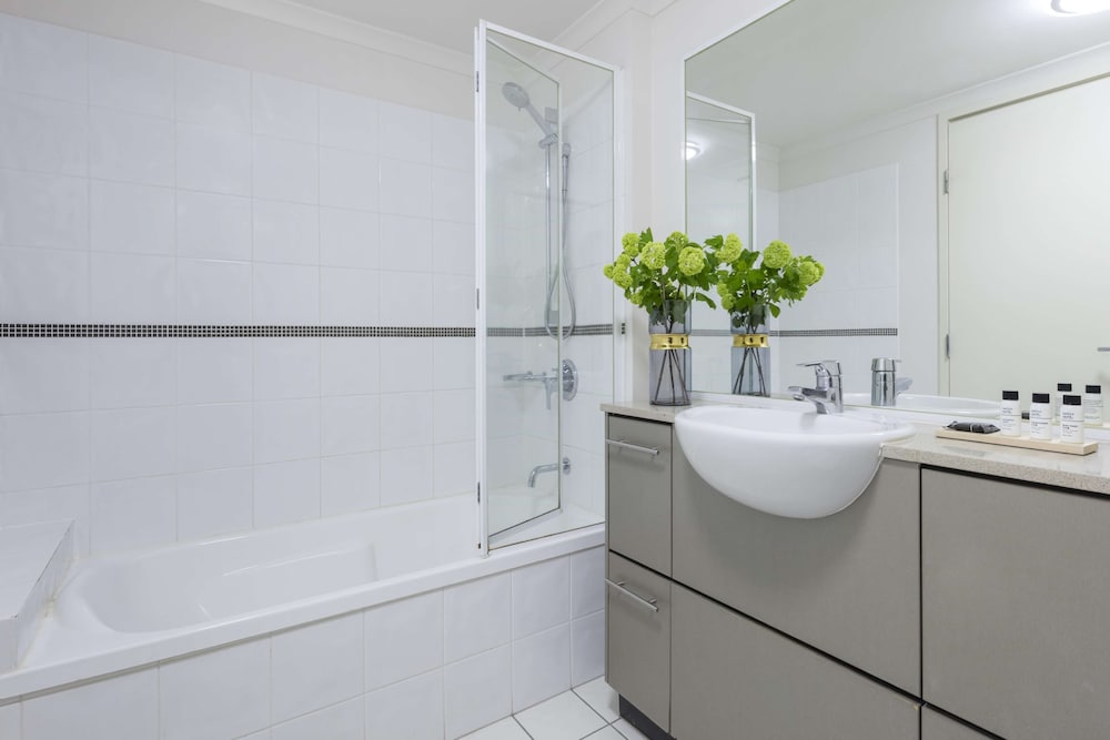 Oaks Brisbane River City Suites 7/72