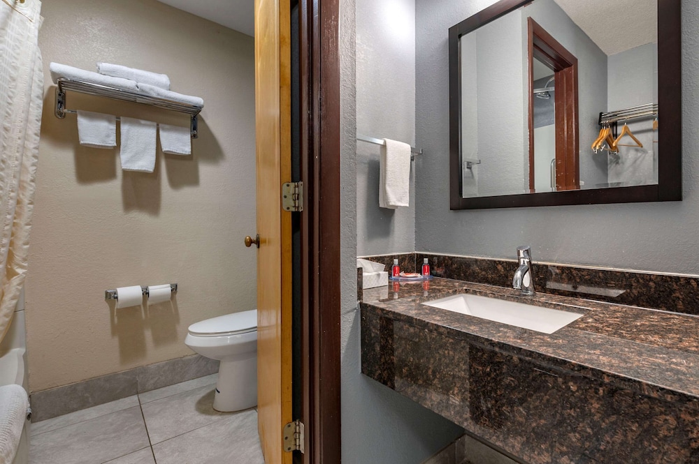 Econo Lodge Lafayette 15/57