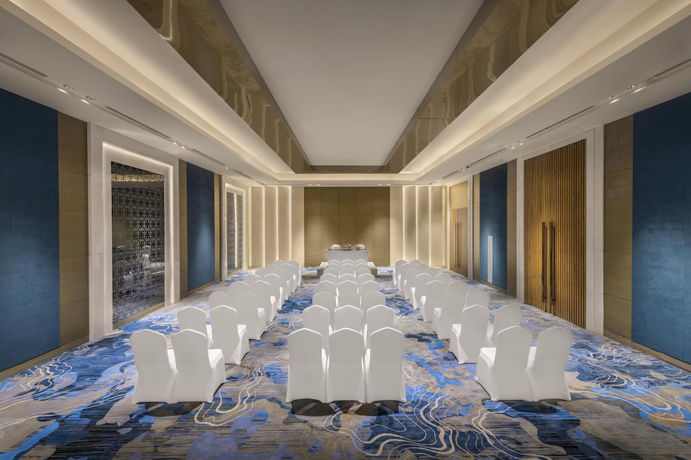 Radisson Hotel Delhi MG Road 26/33