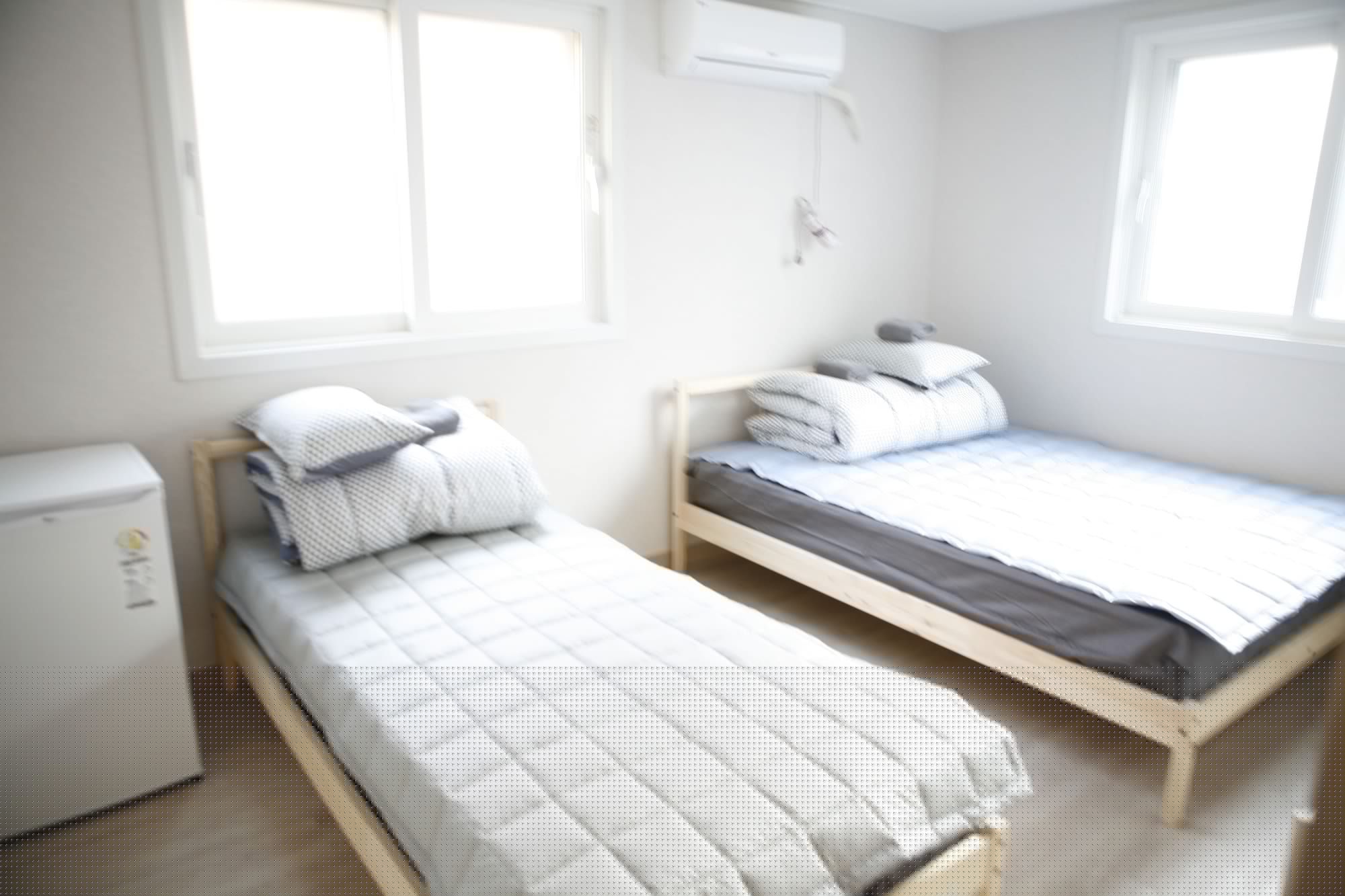 STANDARD, TWIN BEDS, PRIVATE BATHROOM
