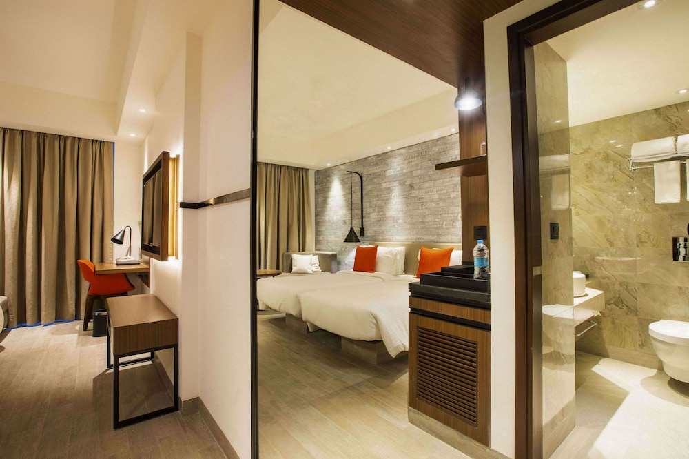 Lemon Tree Premier City Center Pune 50/50