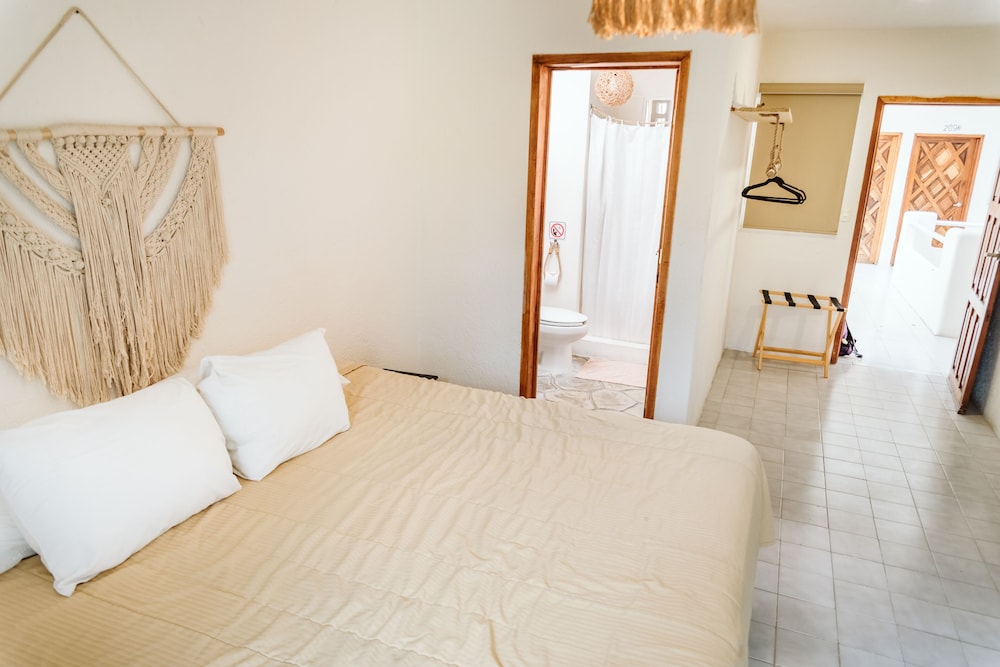 Ahava Hotel (ex Maria Candelaria Hotel) 17/43