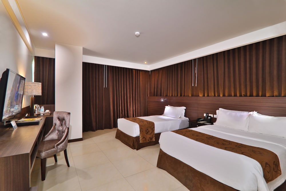 Kew Hotel 11/65