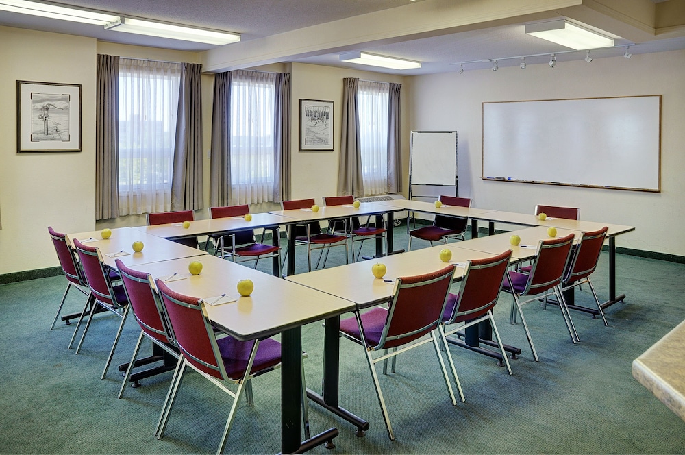 Lakeview Inn & Suites 50/60