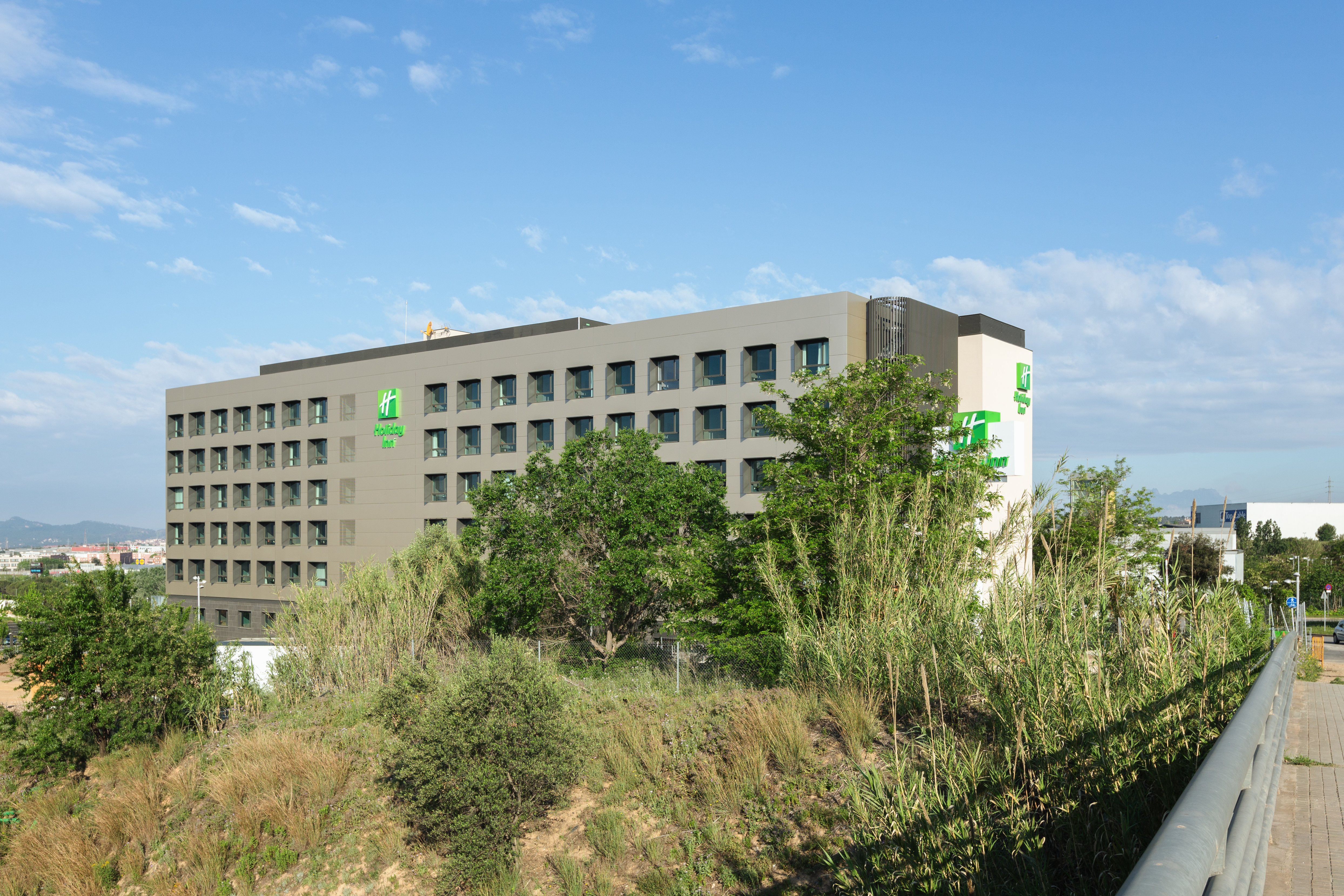 Holiday Inn Barcelona - Sant Cugat, an IHG Hotel 3/36
