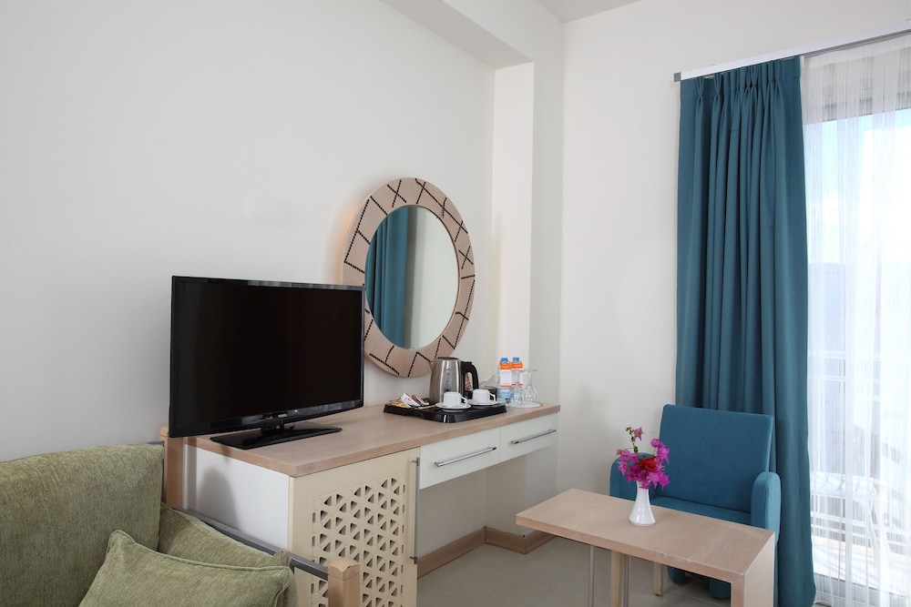 Mandarin Resort Hotel 43/66