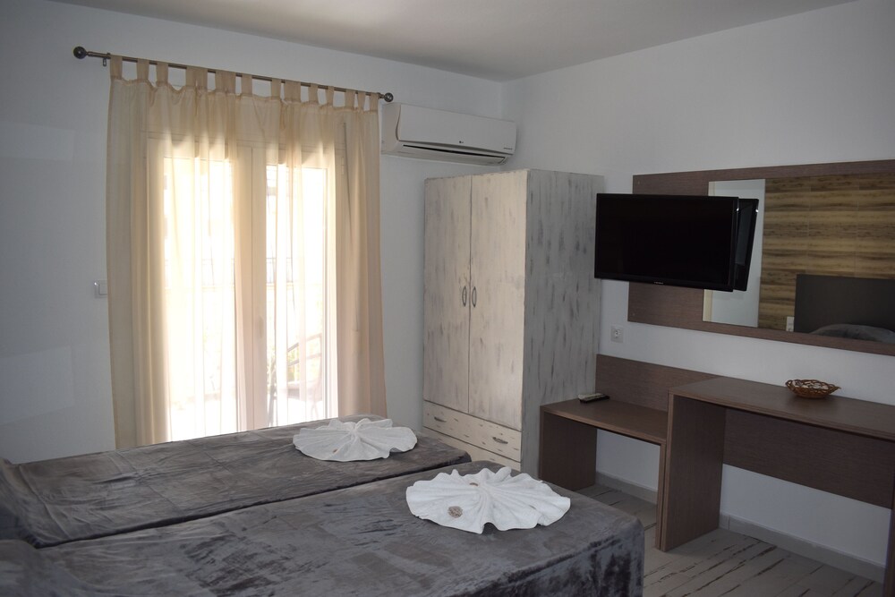 Polykratis Rooms 16/64