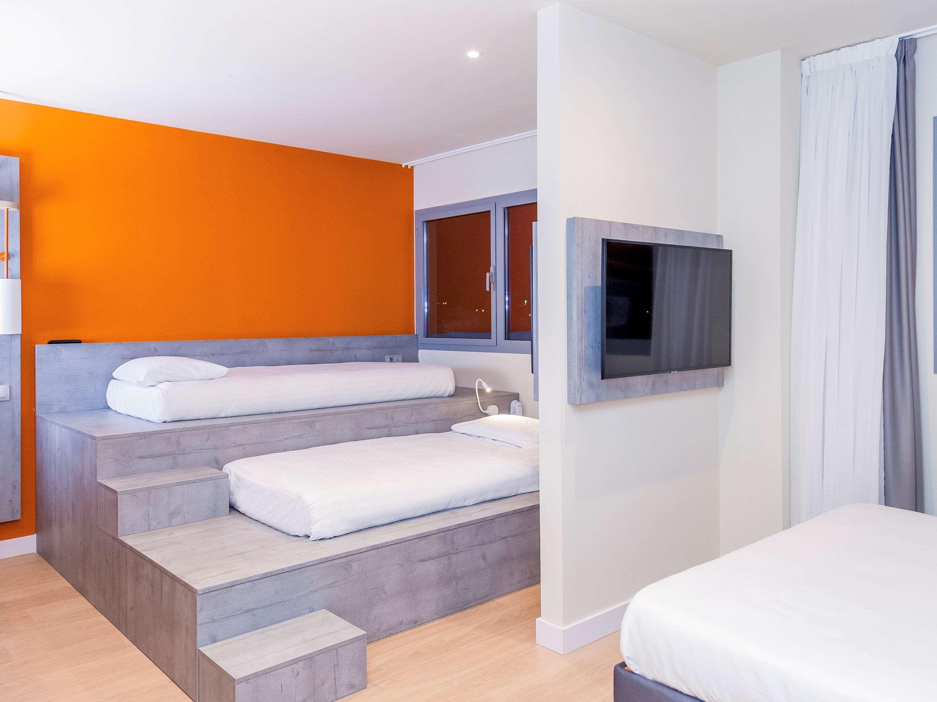 STANDARD, DOUBLE AND TWIN BEDS