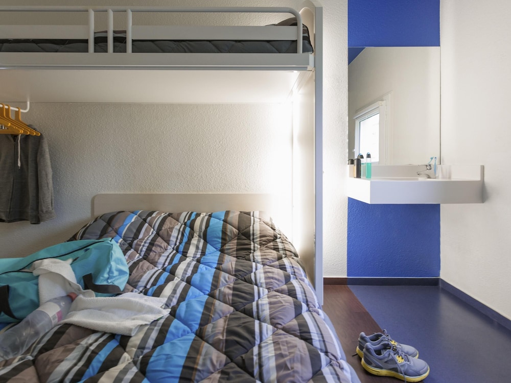 hotelF1 Montpellier Sud 32/50