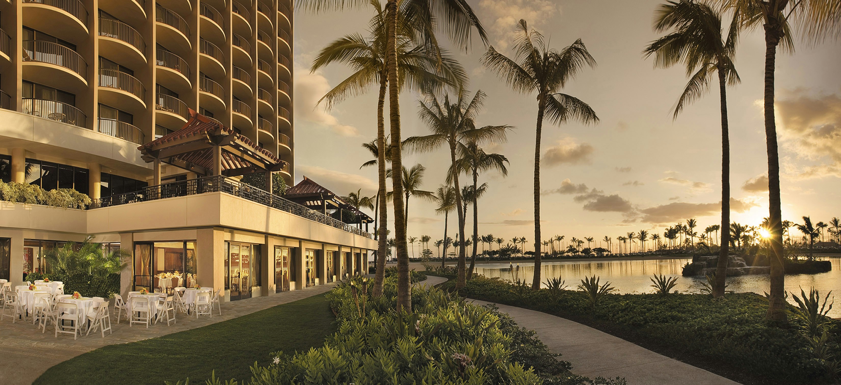 Hilton Hawaiian Village Waikiki Beach Resort 72/73