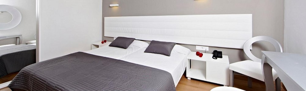 Hotel Spa S Entrador Playa 23/74