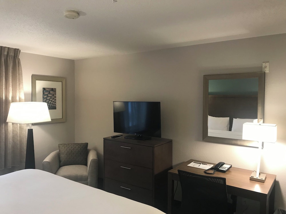 Staybridge Suites Columbia Hwy 63 I 70 42/50