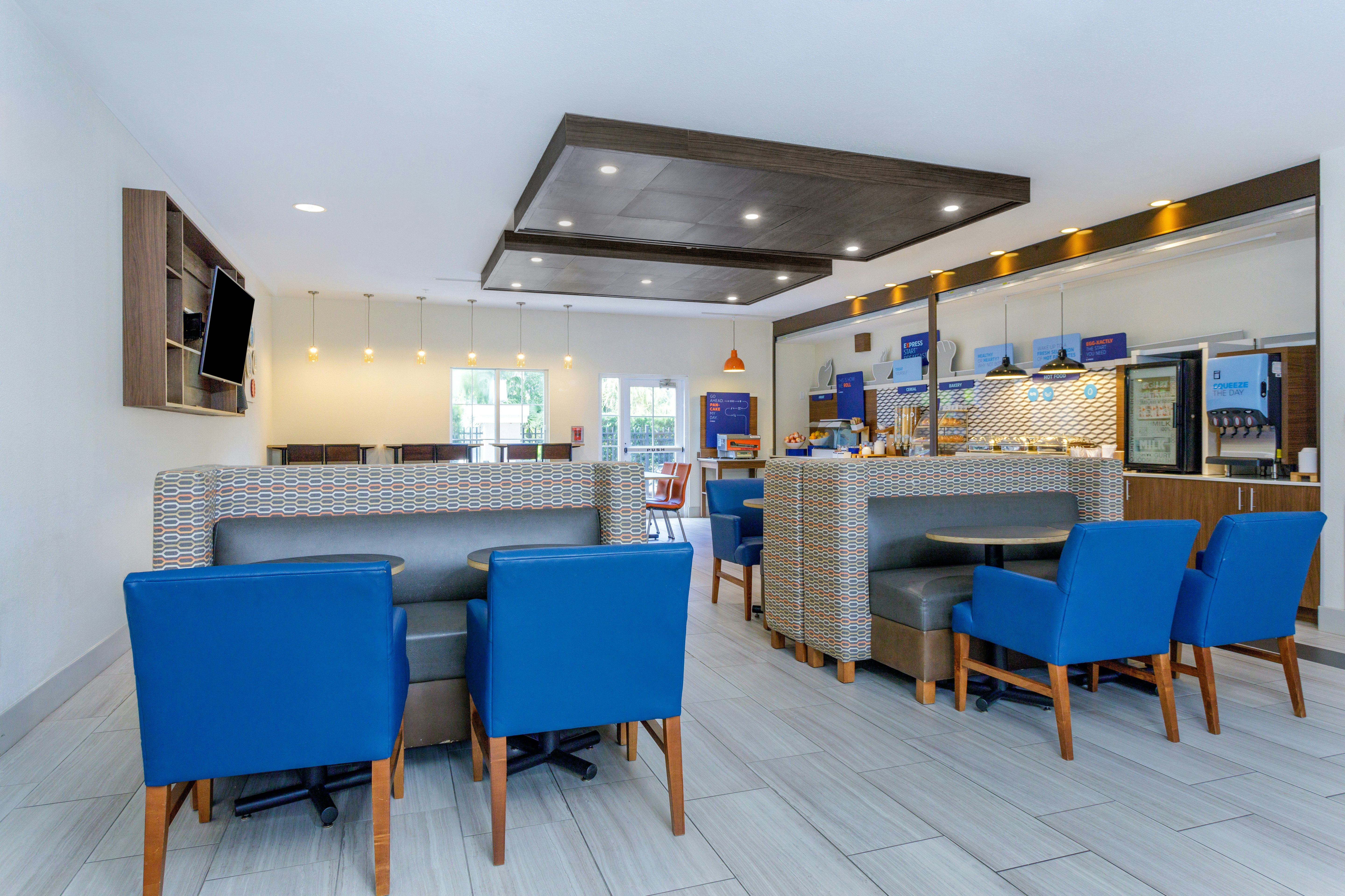 Holiday Inn Express Tampa N I-75 - University Area by IHG 52/69