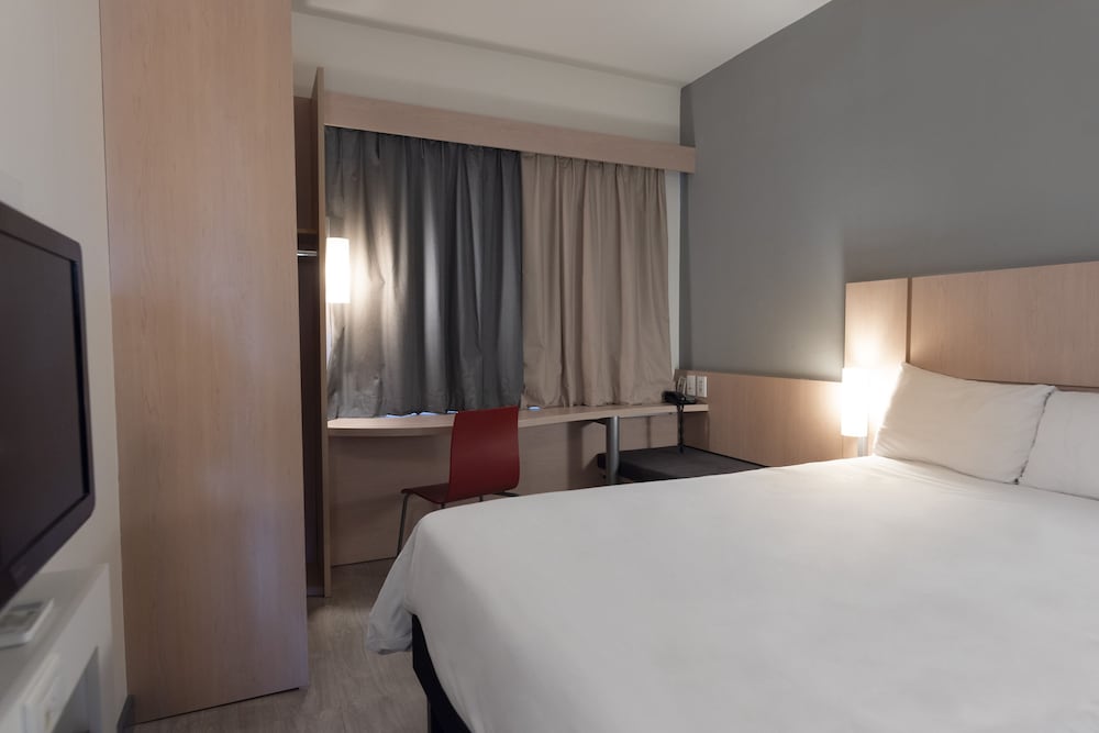Ibis Pilar 26/63