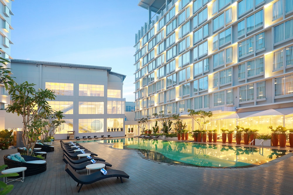 Mercure Samarinda 7/75