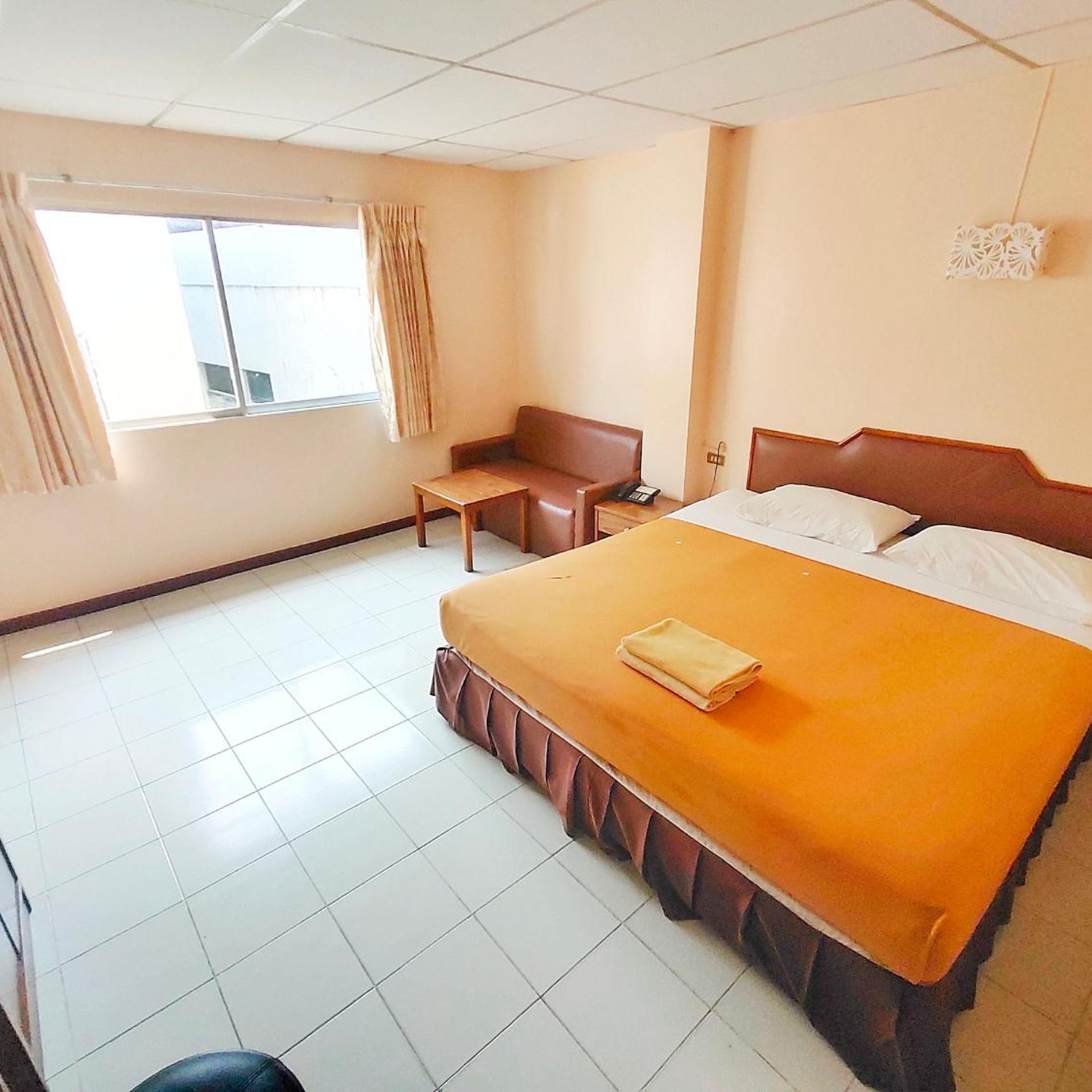 Top Thai Hotel 12/49