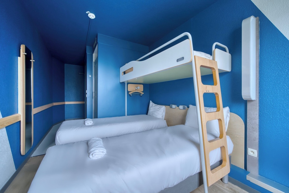 غرفة قياسية بسريرين منفصلين وسرير بطابقين، Ibis Budget Gennevilliers Asnieres 4/7