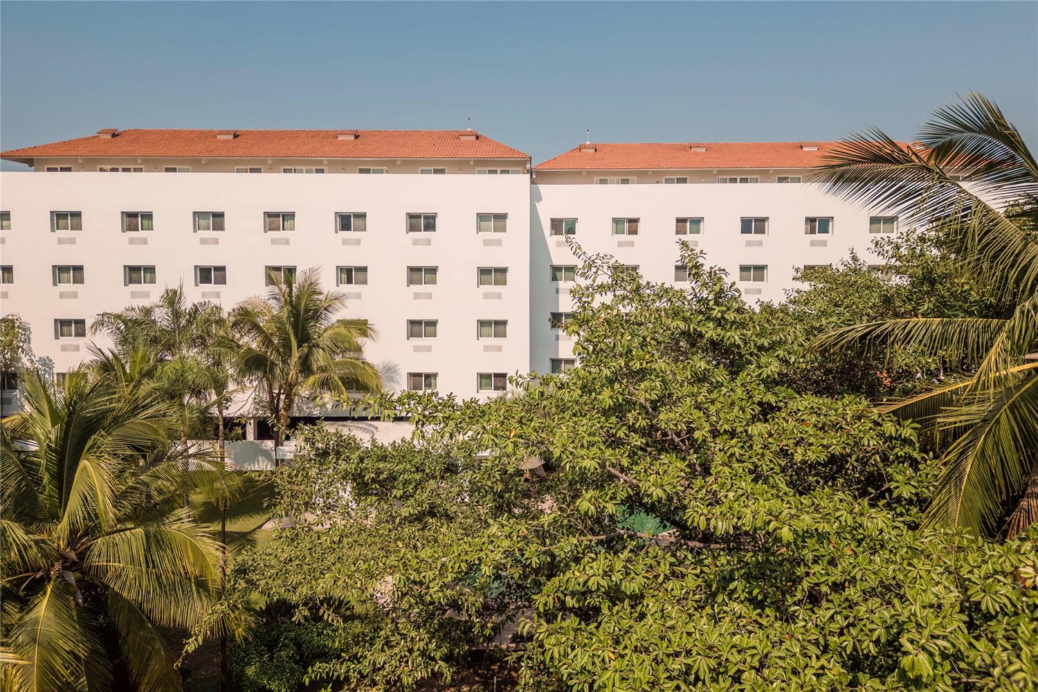 Comfort Inn Puerto Vallarta Golfside & Marina 34/36