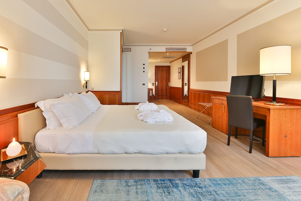 Hotel Leon d Oro 18/79