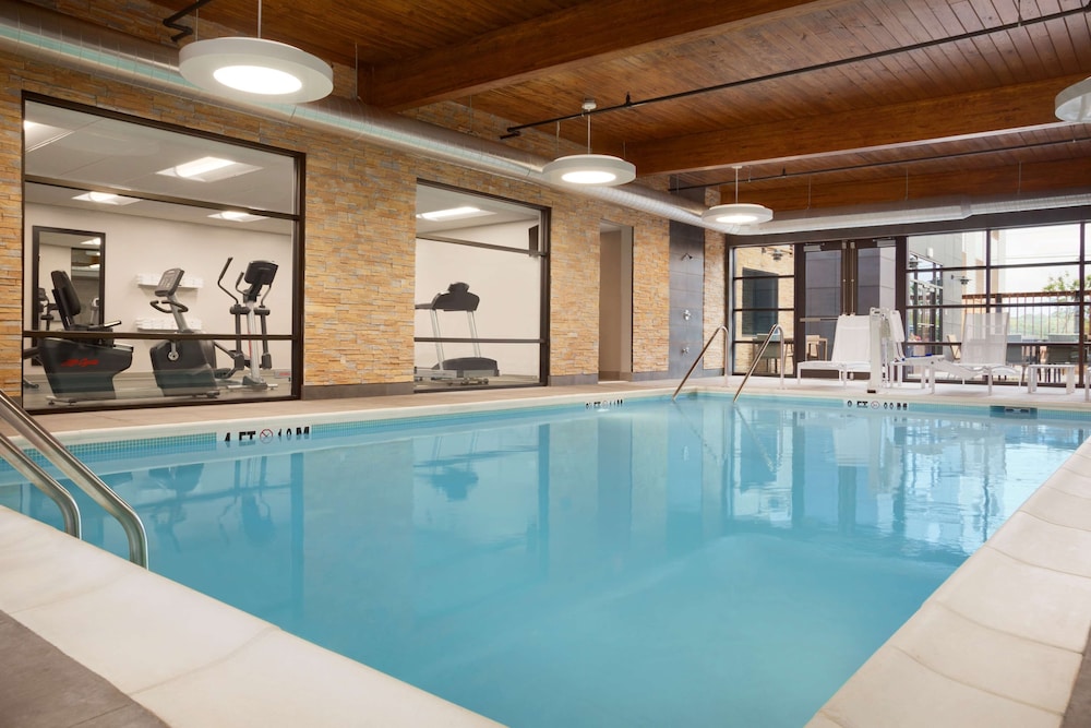 Country Inn & Suites By Radisson Asheville River Arts District 2/28
