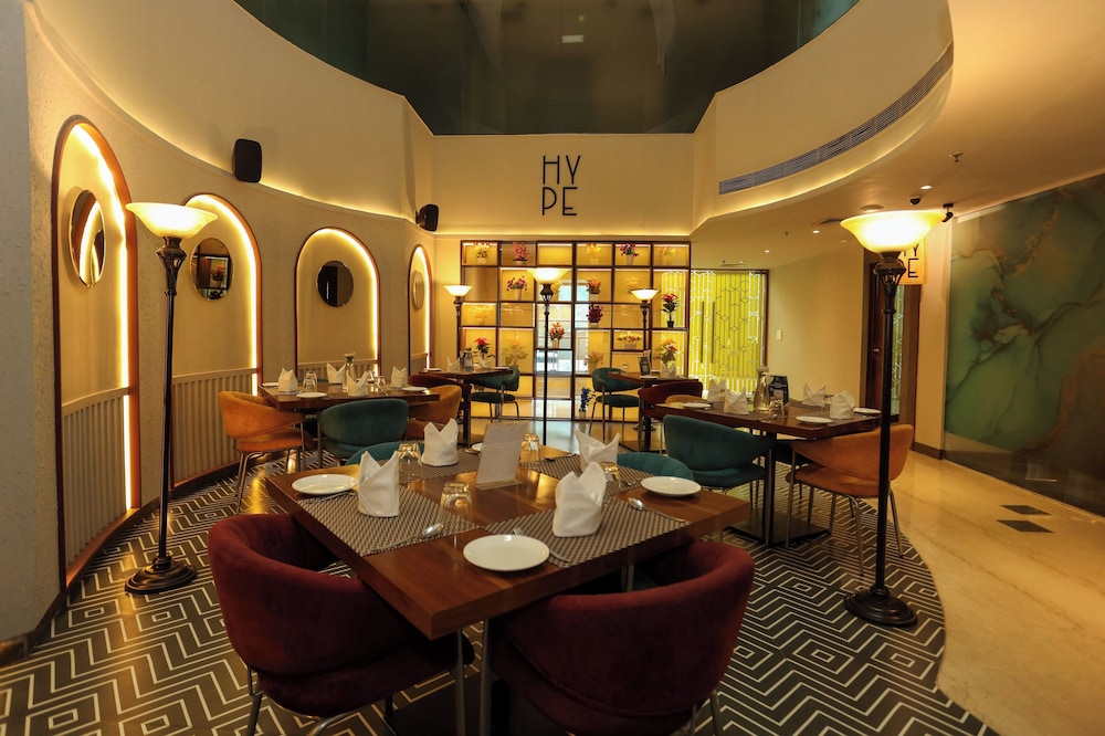 Hyphen Business Hotel 37/50
