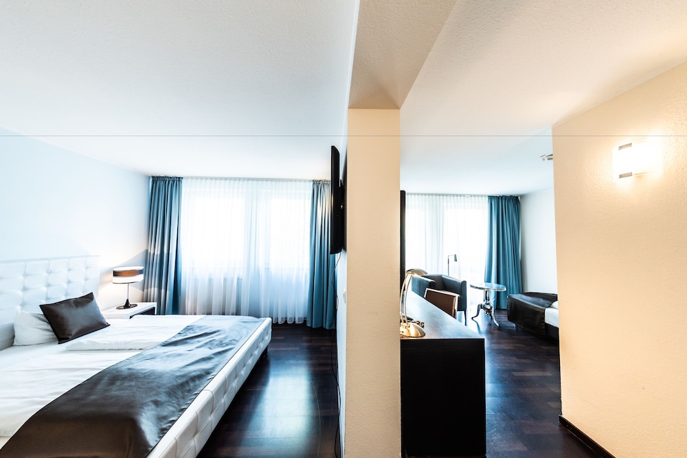 Mauritius Hotel And Therme Cologne 21/75