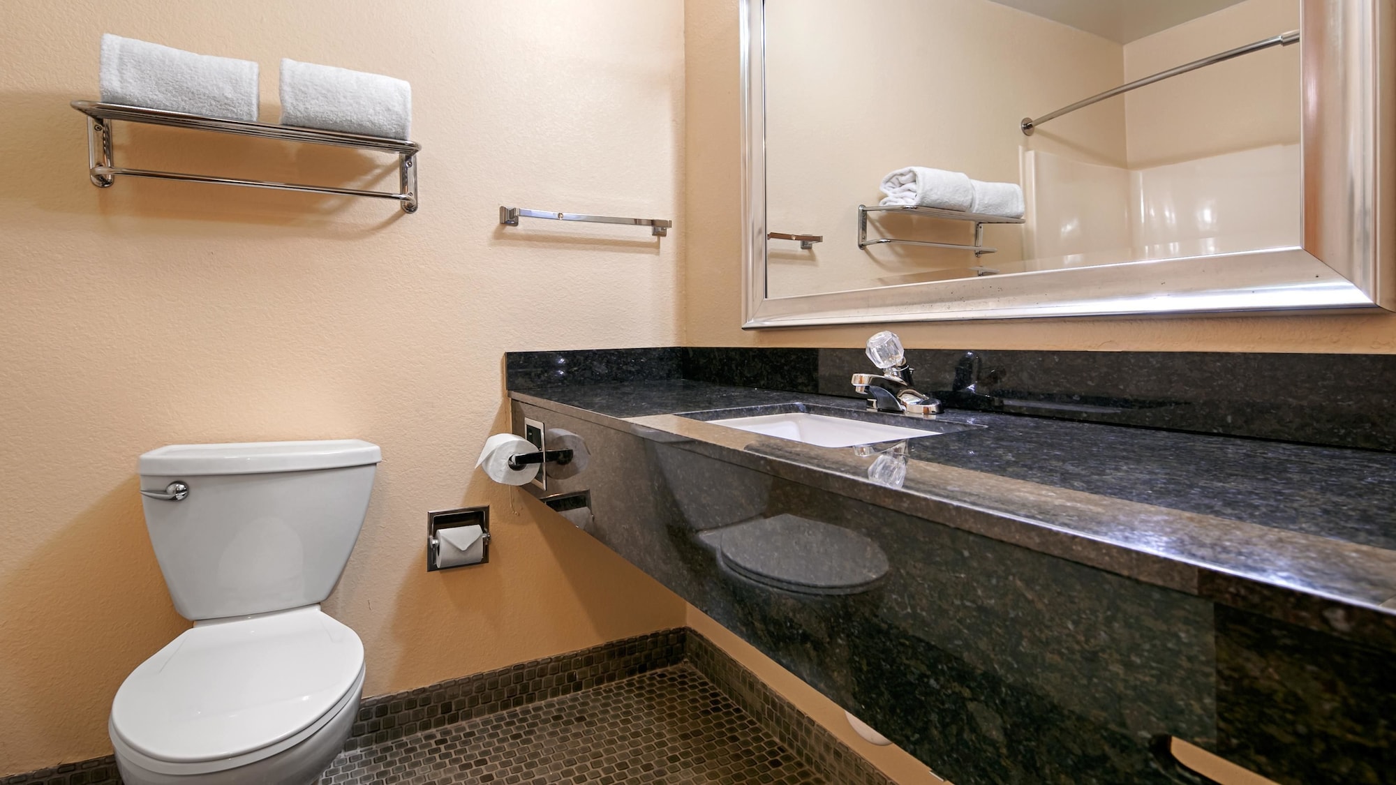 غرفة قياسية بسريرين كوين، Best Western Campbellsville Inn 5/6