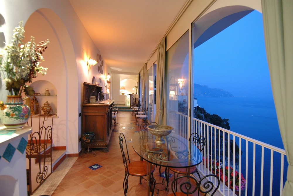 Hotel La Ninfa 50/61