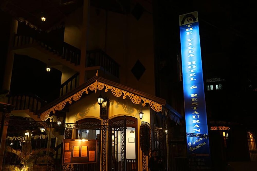 The Villa Hotel 2/42