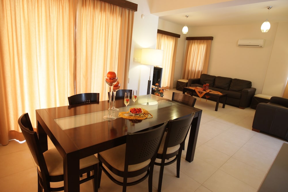 Vineland Holiday Villas 28/48