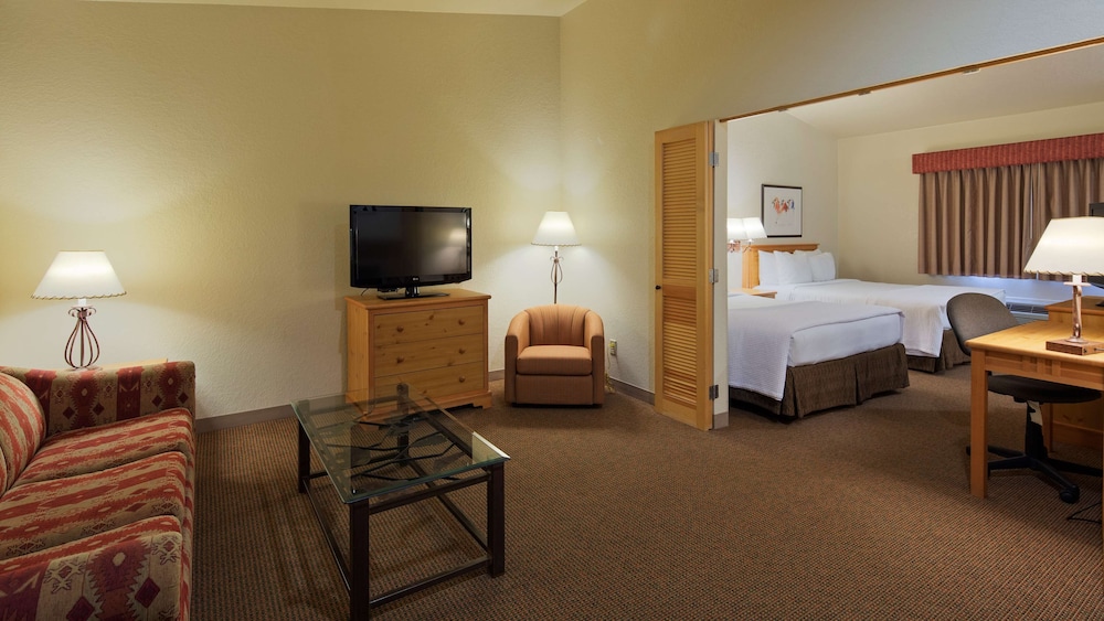Best Western Golden Spike Inn & Suites 17/33