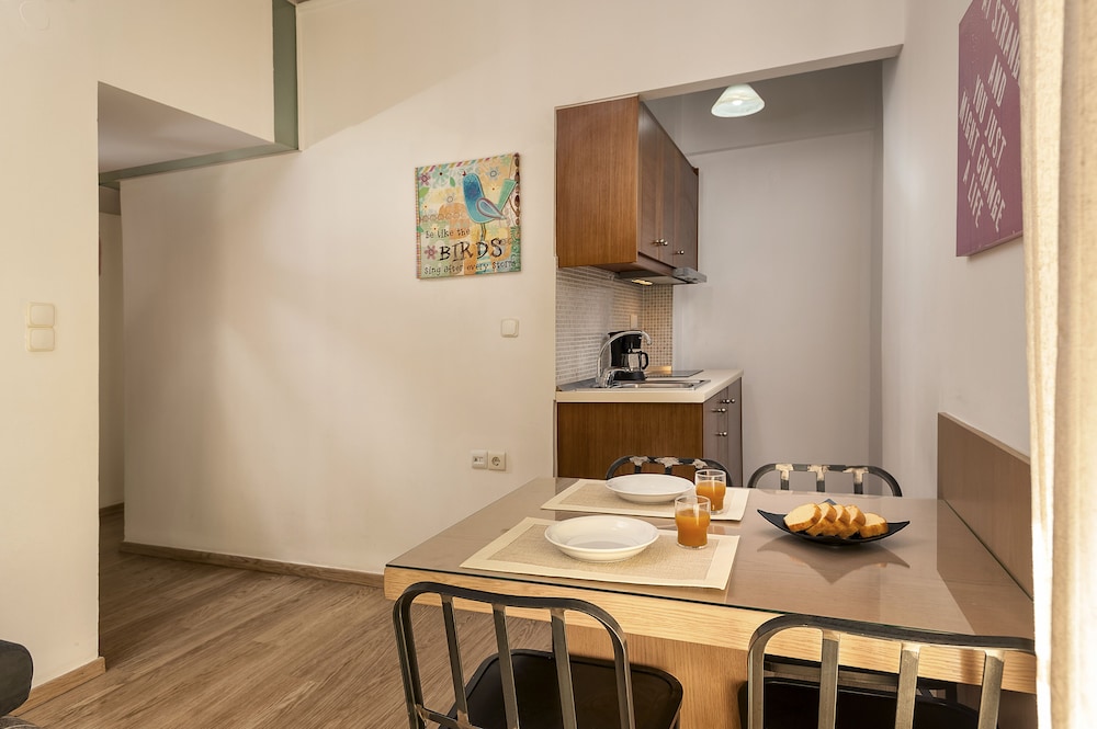 Elina Hotel Apartments 66/79