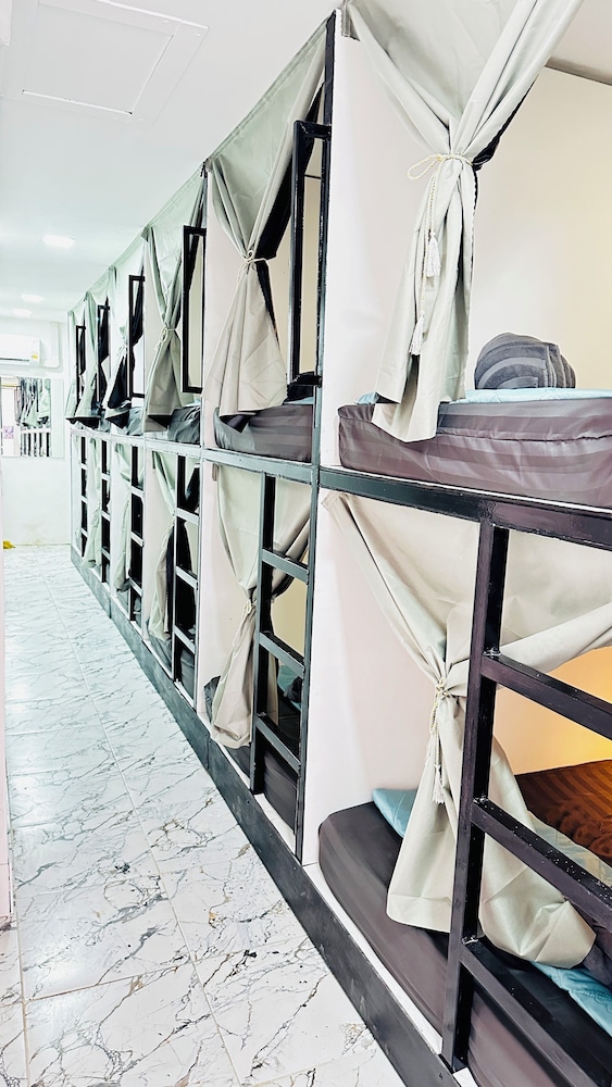 MIXED DORM, BASIC