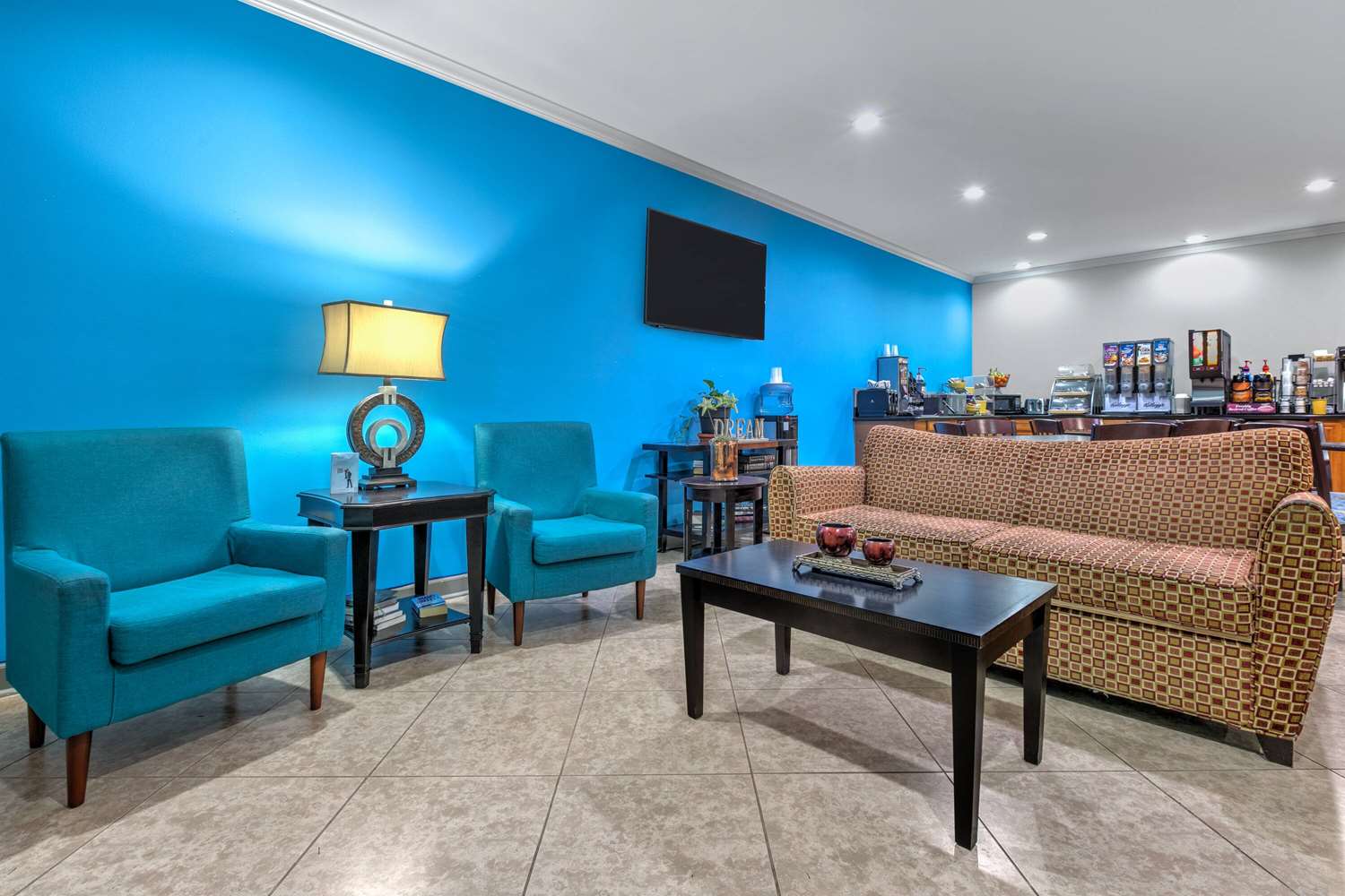 Days Inn & Suites By Wyndham Cabot 36/56