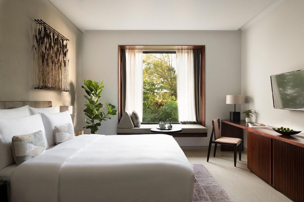 Urban, Deluxe, King Bed