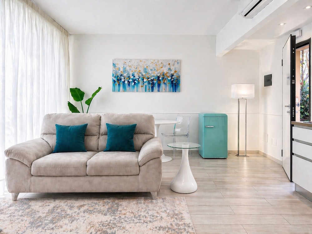 Isola Bella Infinity Suites 35/50