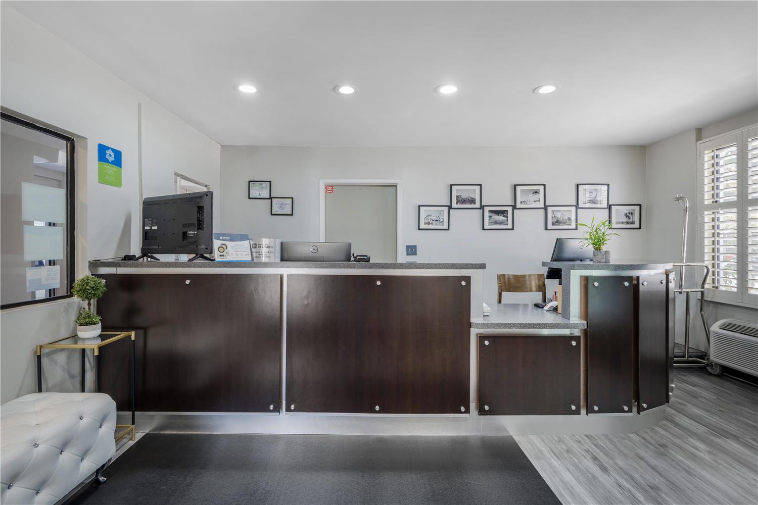 Surestay Hotel By Best Western Beverly Hills West 4/25
