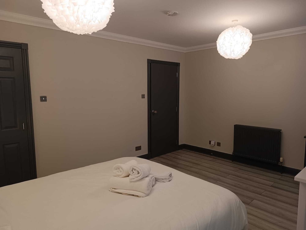 Inverness City Rooms 8/43