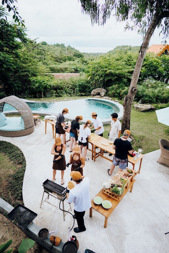 Deep Roots Dive & Yoga Resort 42/50