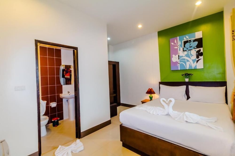 Baan Yuyen Karon Guesthouse 18/76