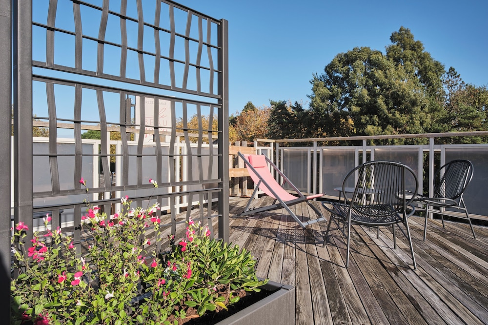 LOGIS BEAUJOIRE HOTEL 18/37