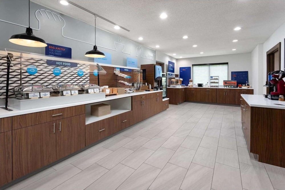 Holiday Inn Express Hotel Suites Dubois 11/72