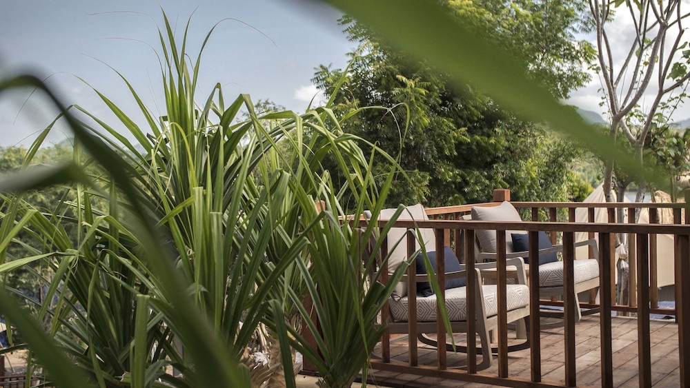 Menjangan Dynasty Resort 11/73